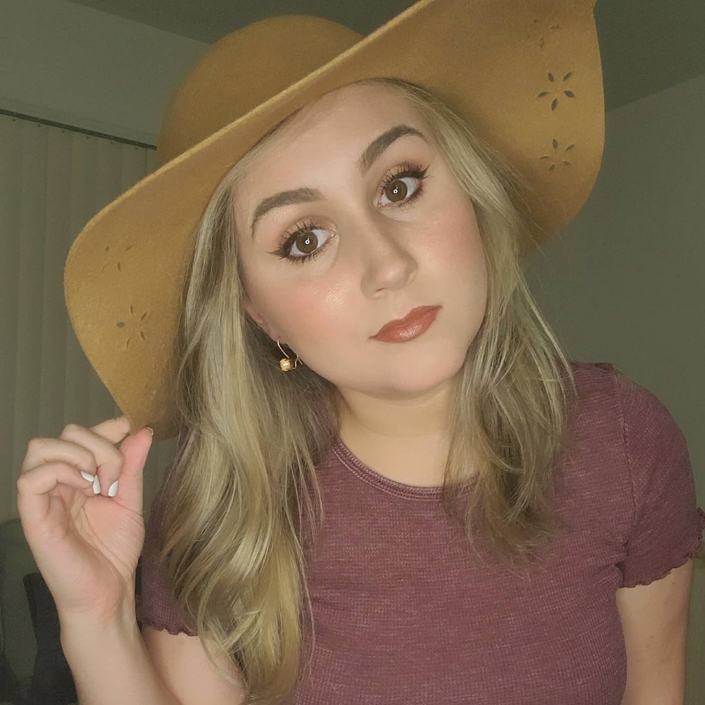 Meet your Posher, Angelina